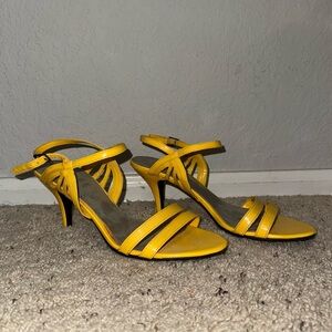 Fioni yellow heels